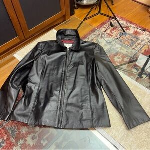 WORTHINGTON,Women’s vintage  Classic Black  lambskin Leather Jacket, size L.